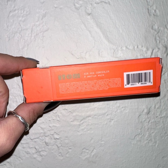 🖤2/$30 Item Beauty X Addison Rae concealer + moisturizer bundle - Picture 4 of 4